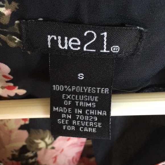 Floral Blouse - Picture 2 of 3